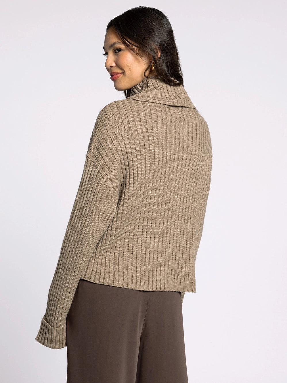 Weekend LA Turtle Neck Sweater