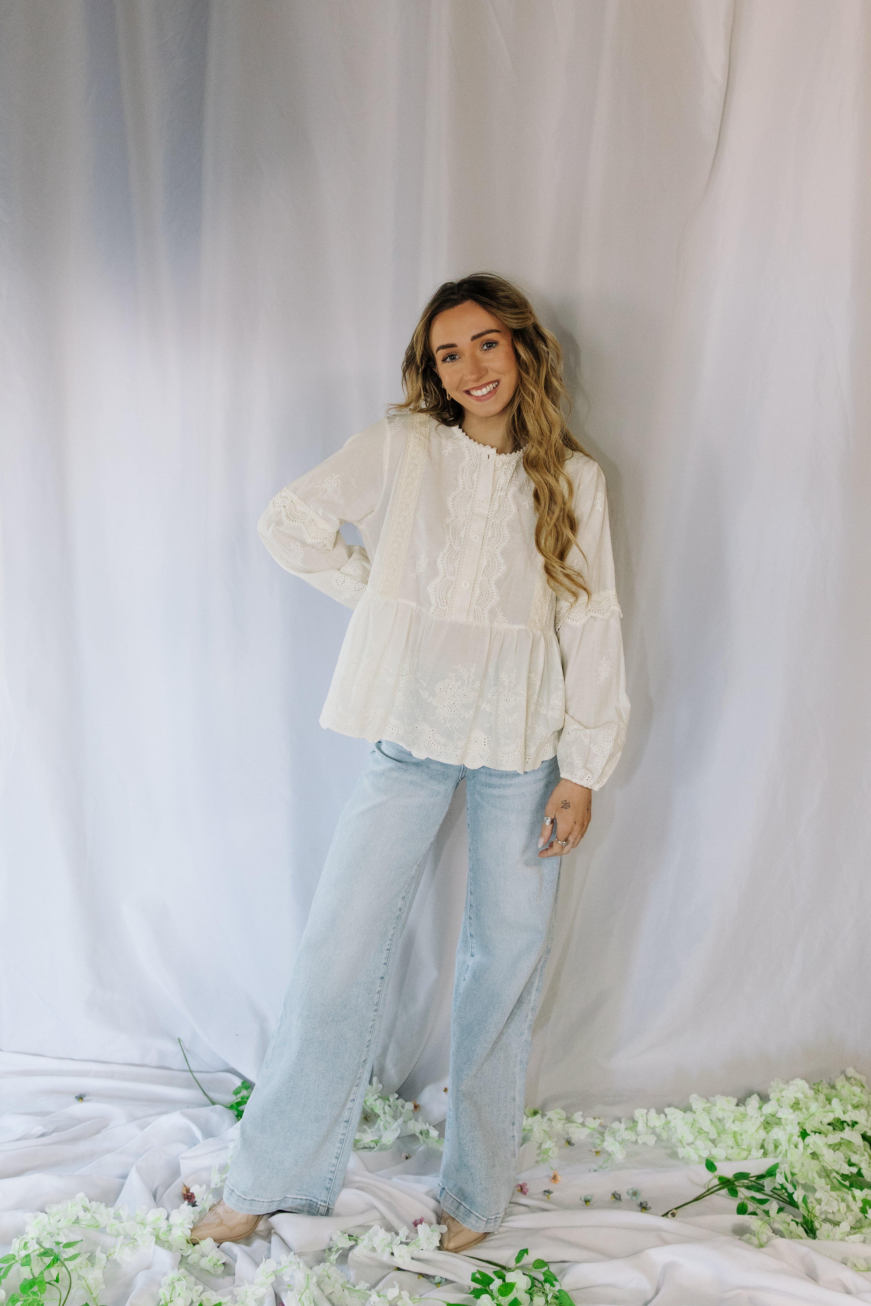 Kld. Eyelet Blouse