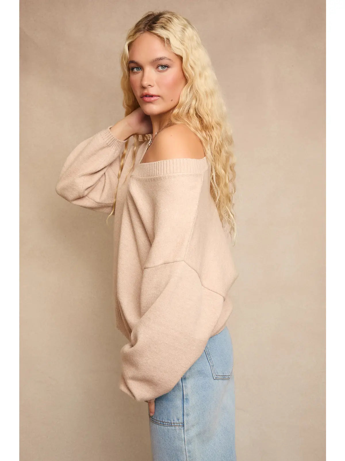 Le Lis V-Neck Oversized Sweater