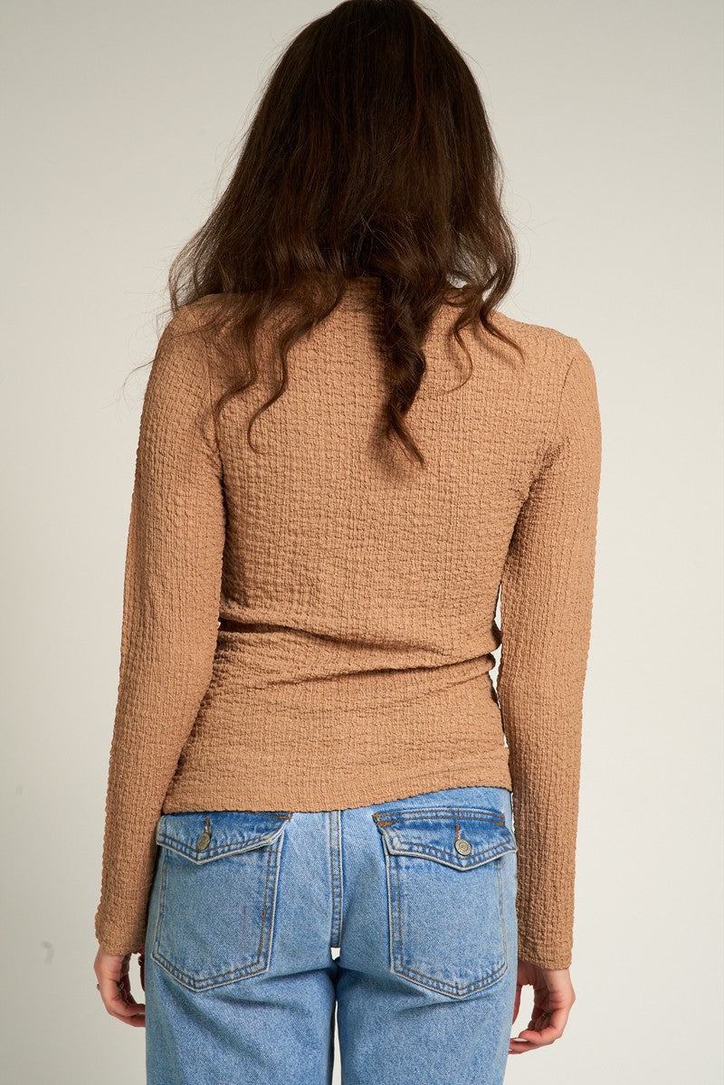 En Crème Long Sleeve Crinkle Top