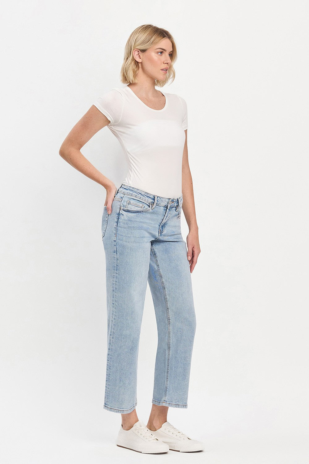 Vervet Mid Rise Light Wash Dad Jeans