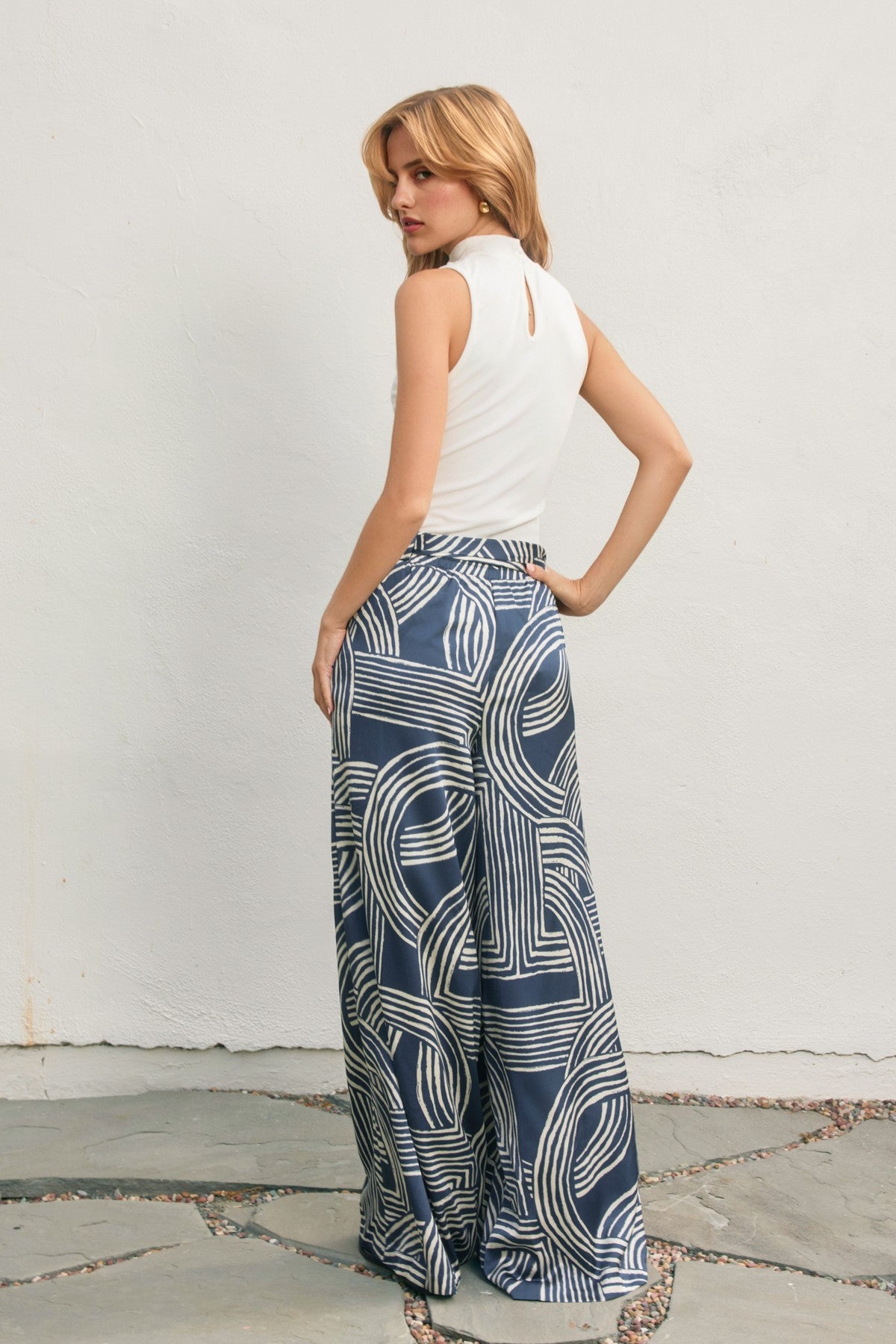 Dress Forum Monochrome Motion Looped Belt Pants