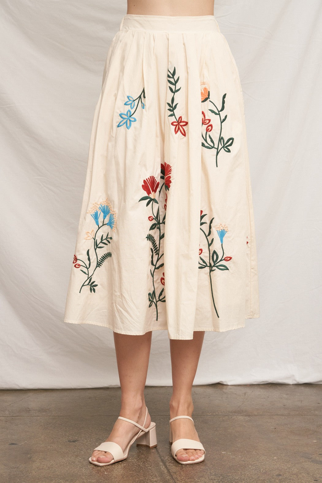 En Crème Floral Embroidered Detail Midi Skirt