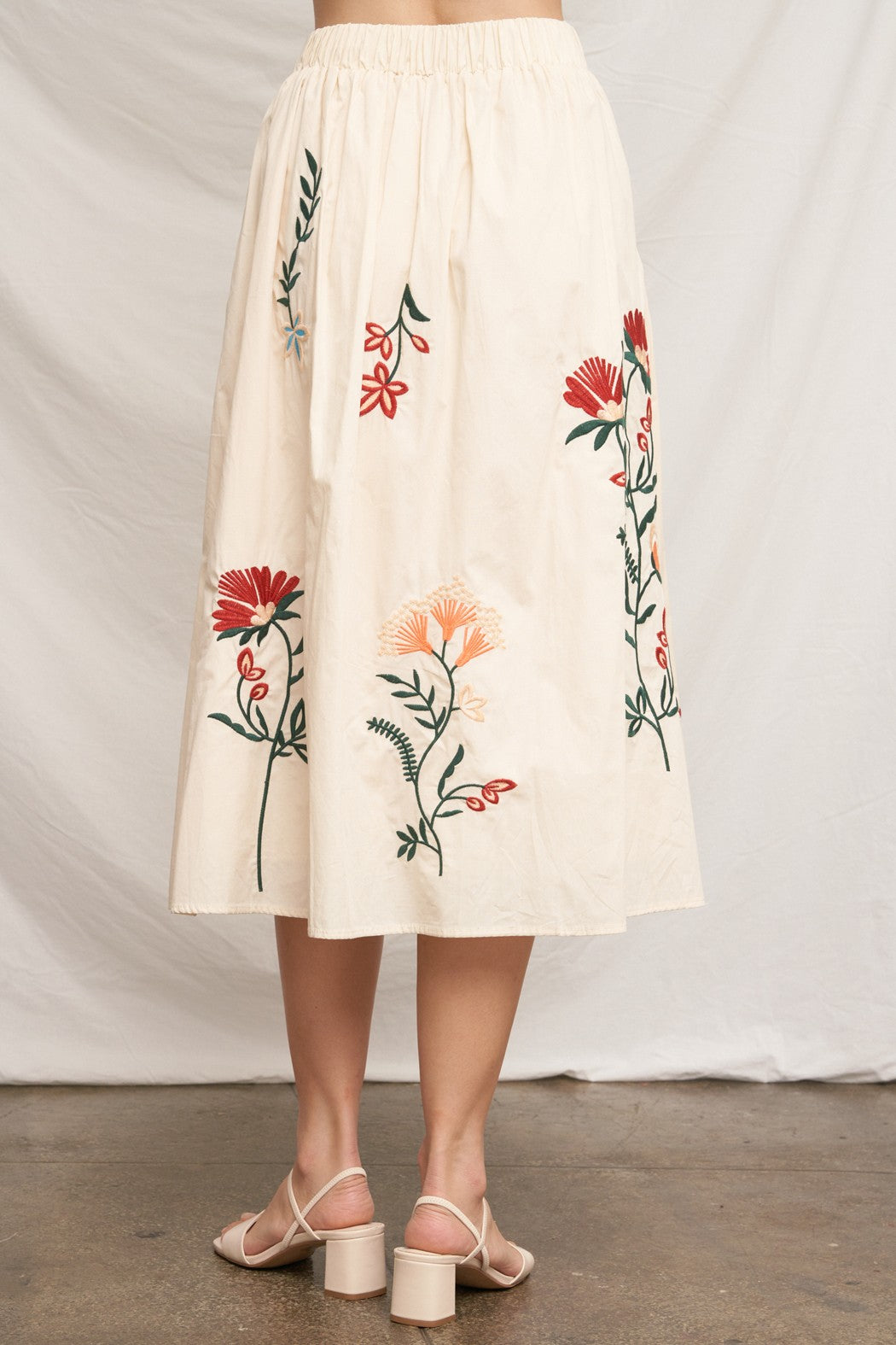 En Crème Floral Embroidered Detail Midi Skirt