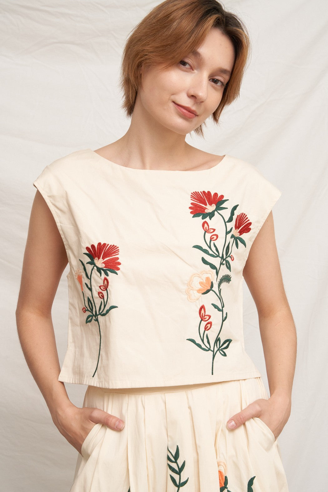 En Crème Cap Sleeve Floral Embroidered Detail Top