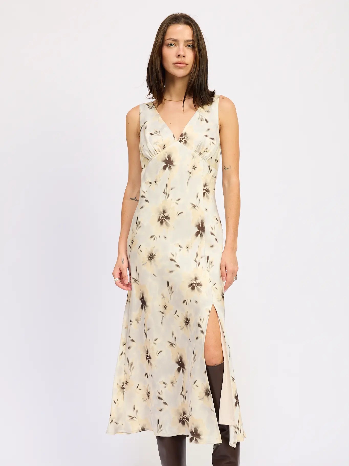 Emory Park V Neck Floral Midi Dress