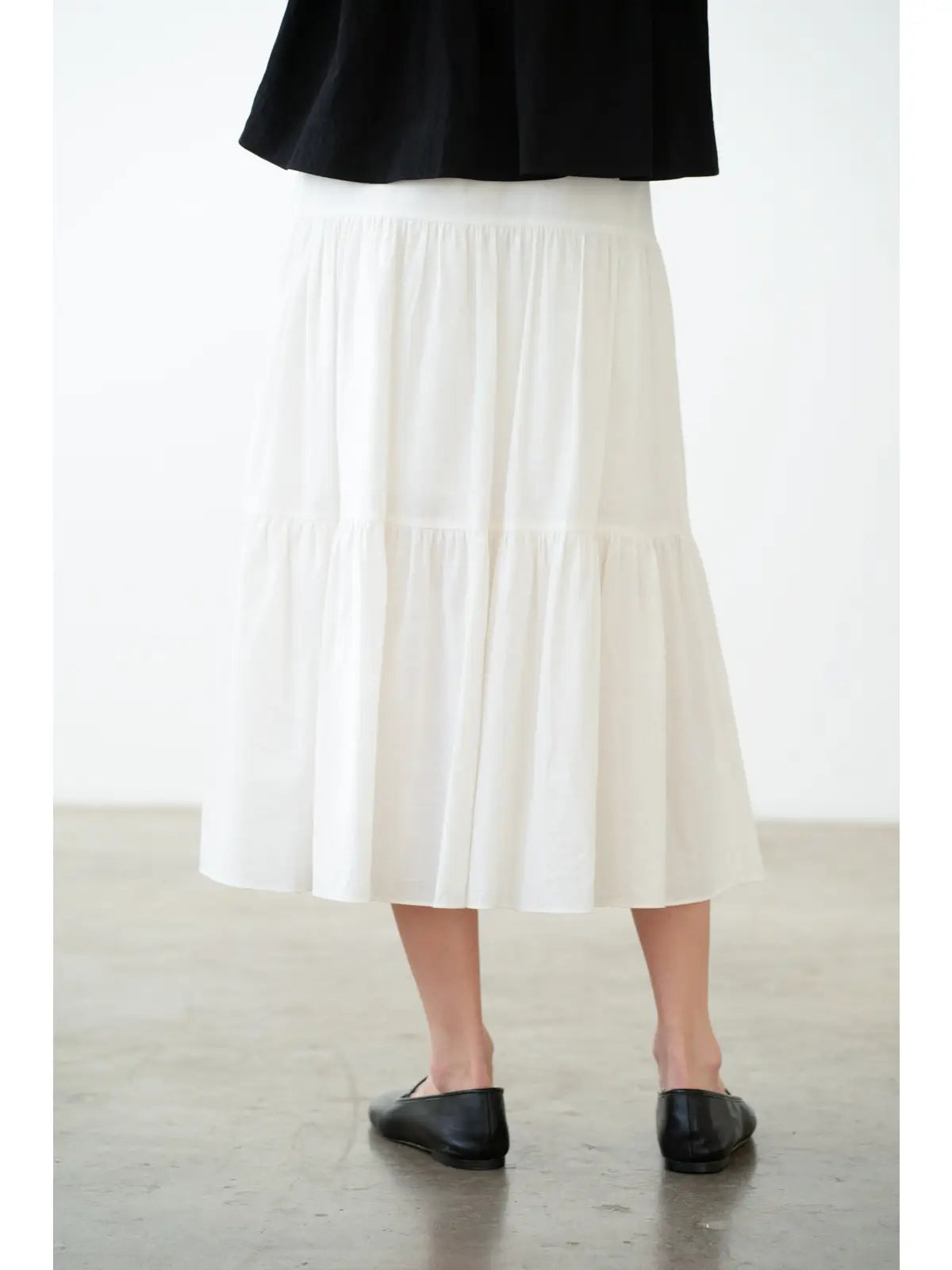 Elle Grey Elastic Waist Tiered Midi Skirt