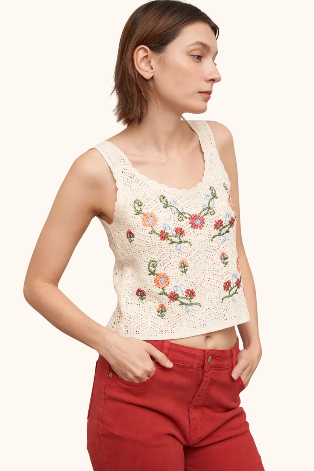 En Crème Sleeveless Floral Embroidered Crochet Cropped Top