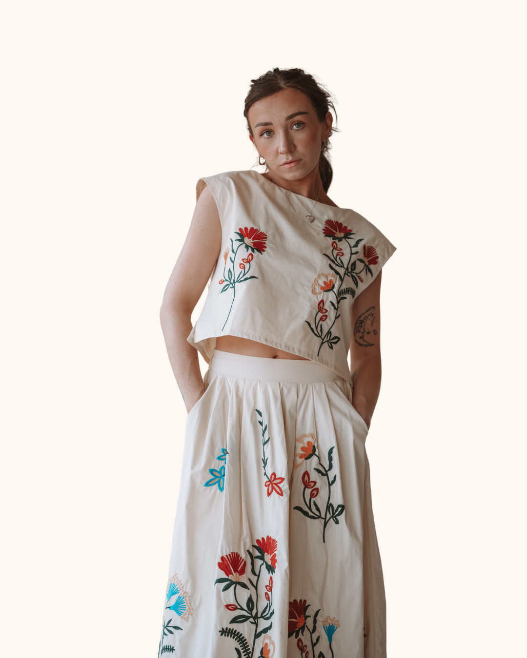 En Crème Cap Sleeve Floral Embroidered Detail Top