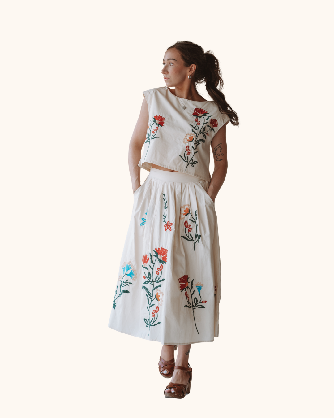 En Crème Cap Sleeve Floral Embroidered Detail Top