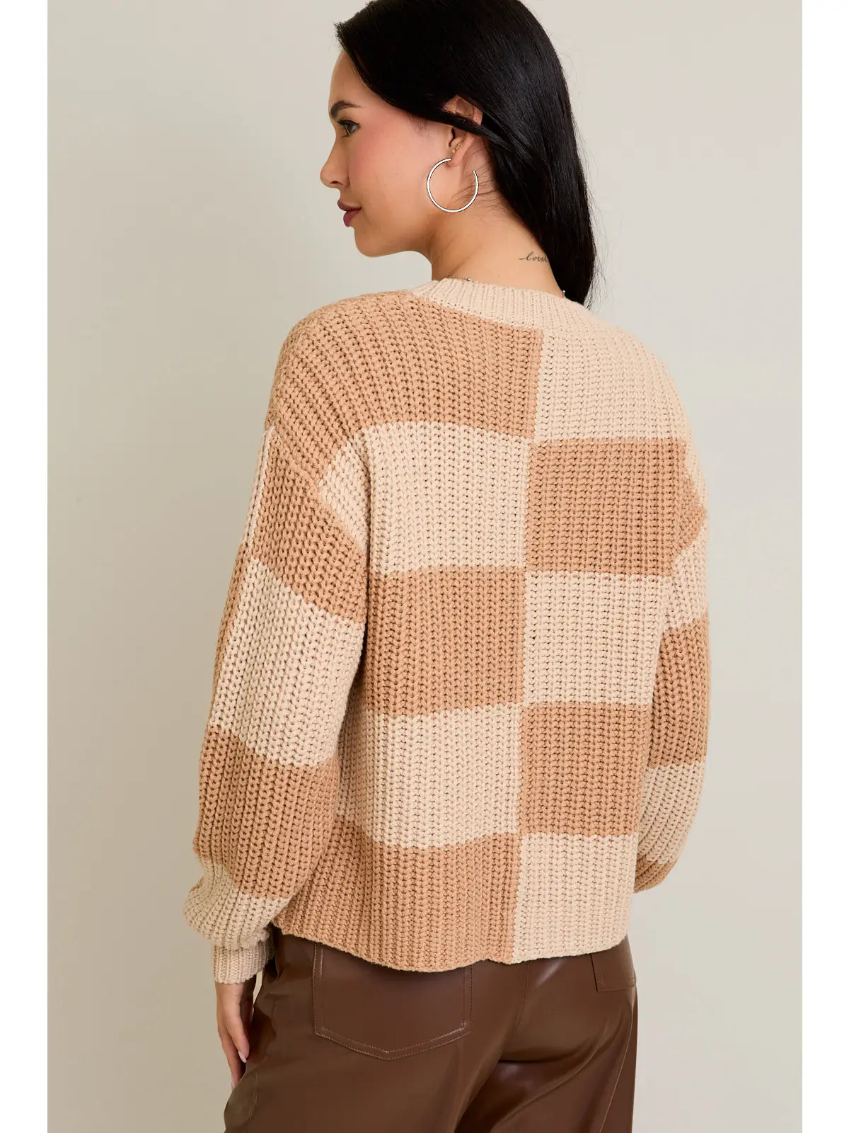 Le Lis Round Neck Boxy Sweater Top